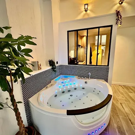 Le Corneille - Jacuzzi, Sauna & Parking Par Atypique