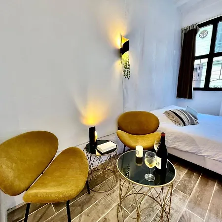 Le Corneille - Jacuzzi, Sauna & Parking Par Atypique