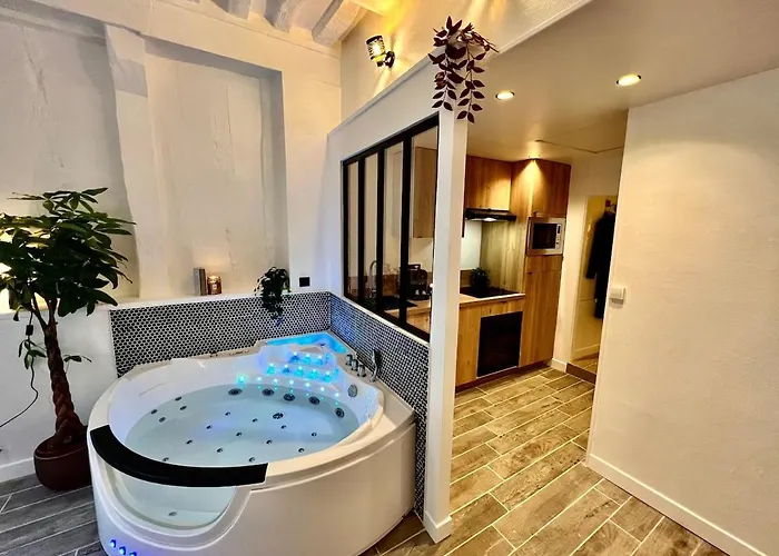 Le Corneille - Jacuzzi, Sauna & Parking Par Atypique Апартаменты