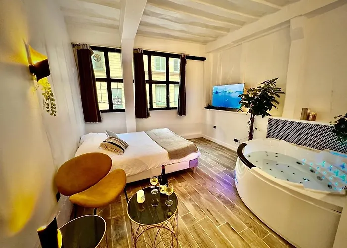 Le Corneille - Jacuzzi, Sauna&parking Par Atypique *