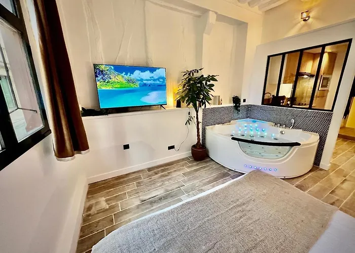 Le Corneille - Jacuzzi, Sauna & Parking Par Atypique Апартаменты Руан