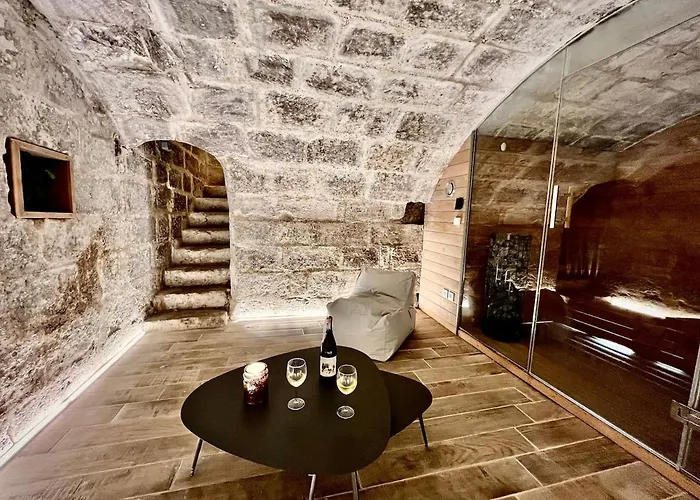 Le Corneille - Jacuzzi, Sauna & Parking Par Atypique Апартаменты *